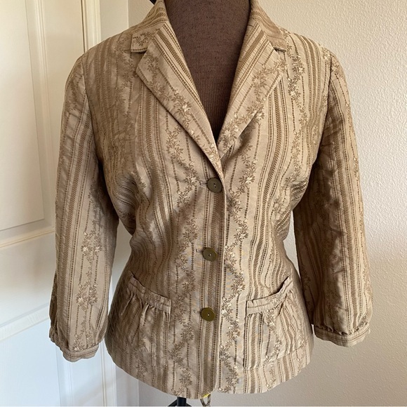 Small blazer Women’s, three-quarter inch‎ sleeve, cinch back textured tan fabric - Picture 6 of 17